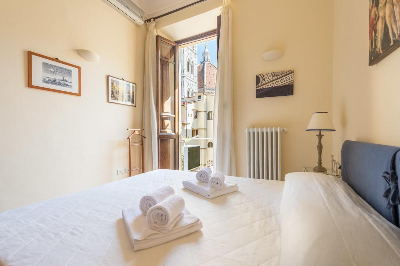 Charming 2bed Overlooking Duomo - Hosted By Sweetstay Apartamento